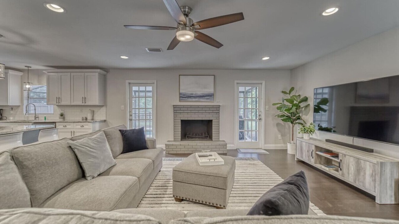 Photo of Livingroom in Carrollwood