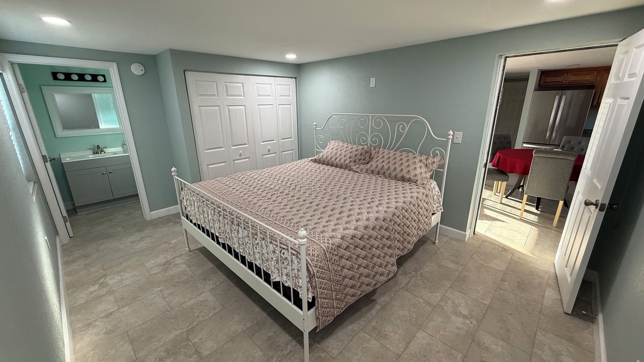 Photo of Bedroom in Riverview