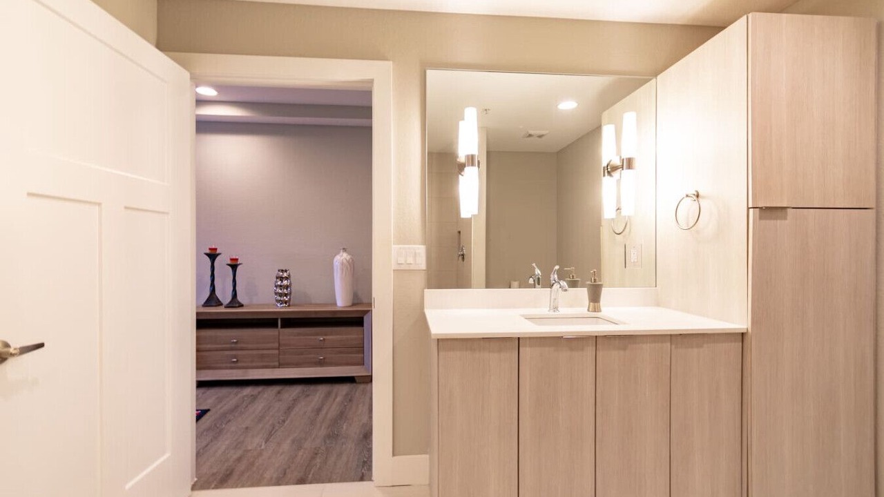 Photo of Bathroom in Caloosahatchee