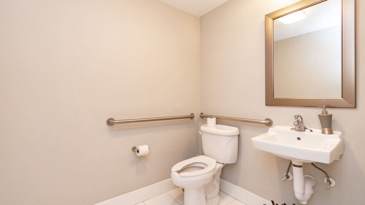 Photo of Bathroom in Caloosahatchee