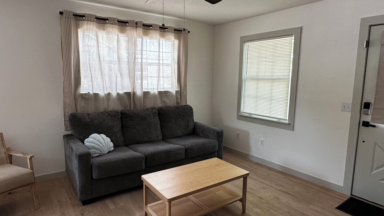 Photo of Livingroom in Temple Crest