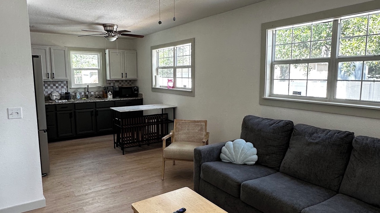 Photo of Livingroom in Temple Crest