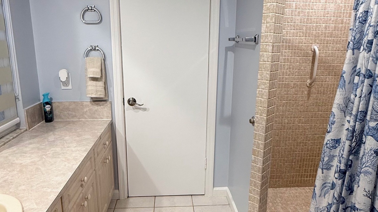 Photo of Bathroom in Edgewater