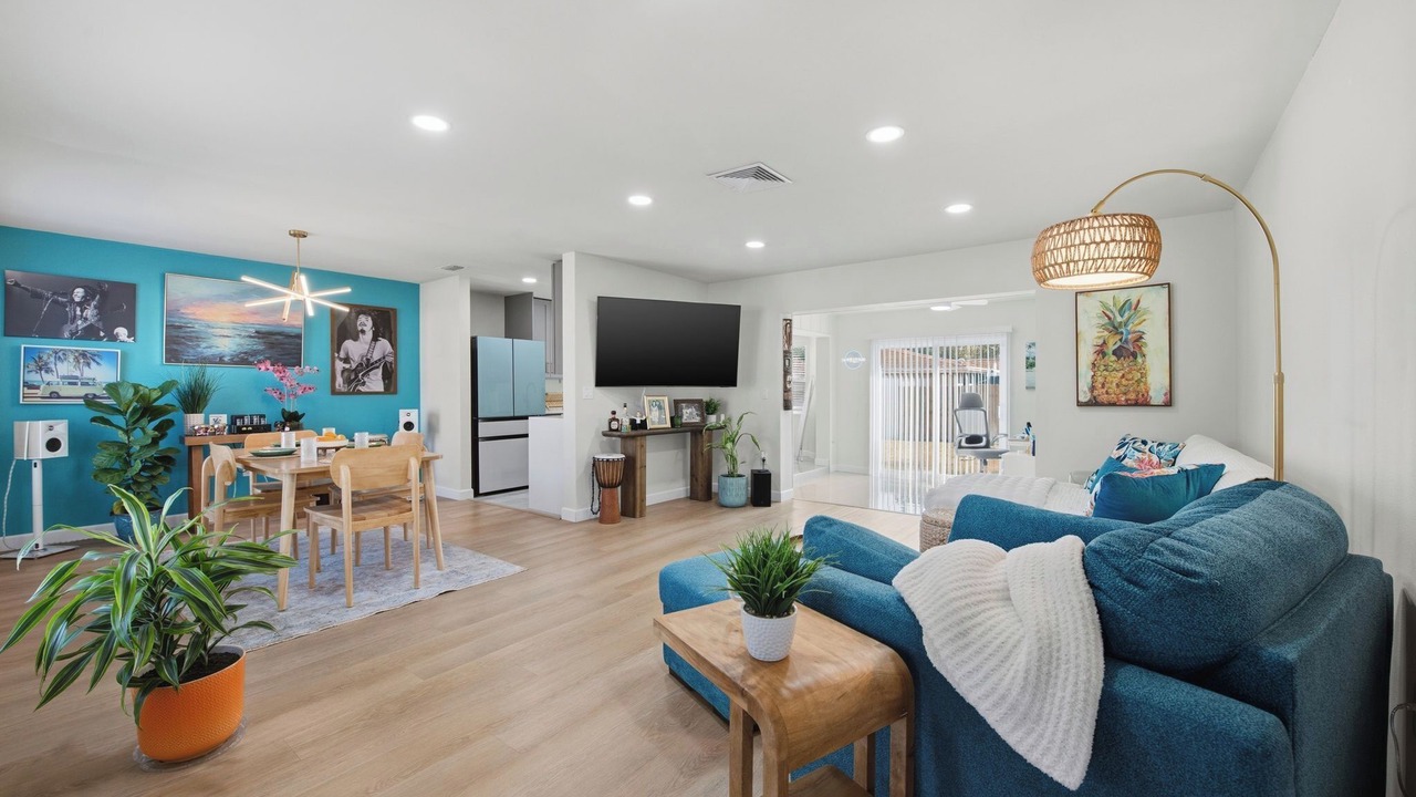 Photo of Livingroom in Sarasota Springs
