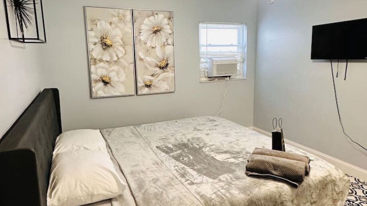 Photo of Bedroom in Bay Crest Park