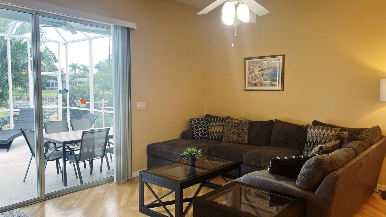 Photo of Livingroom in River Pointe