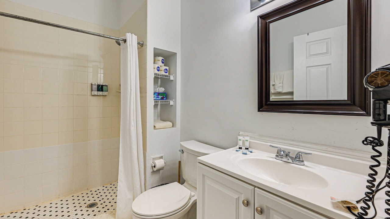 Photo of Bathroom in Naples