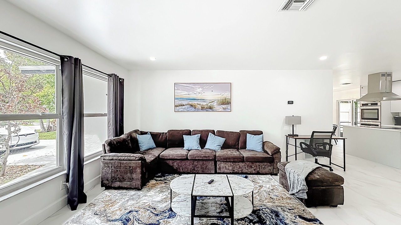 Photo of Livingroom in Tropic Palms