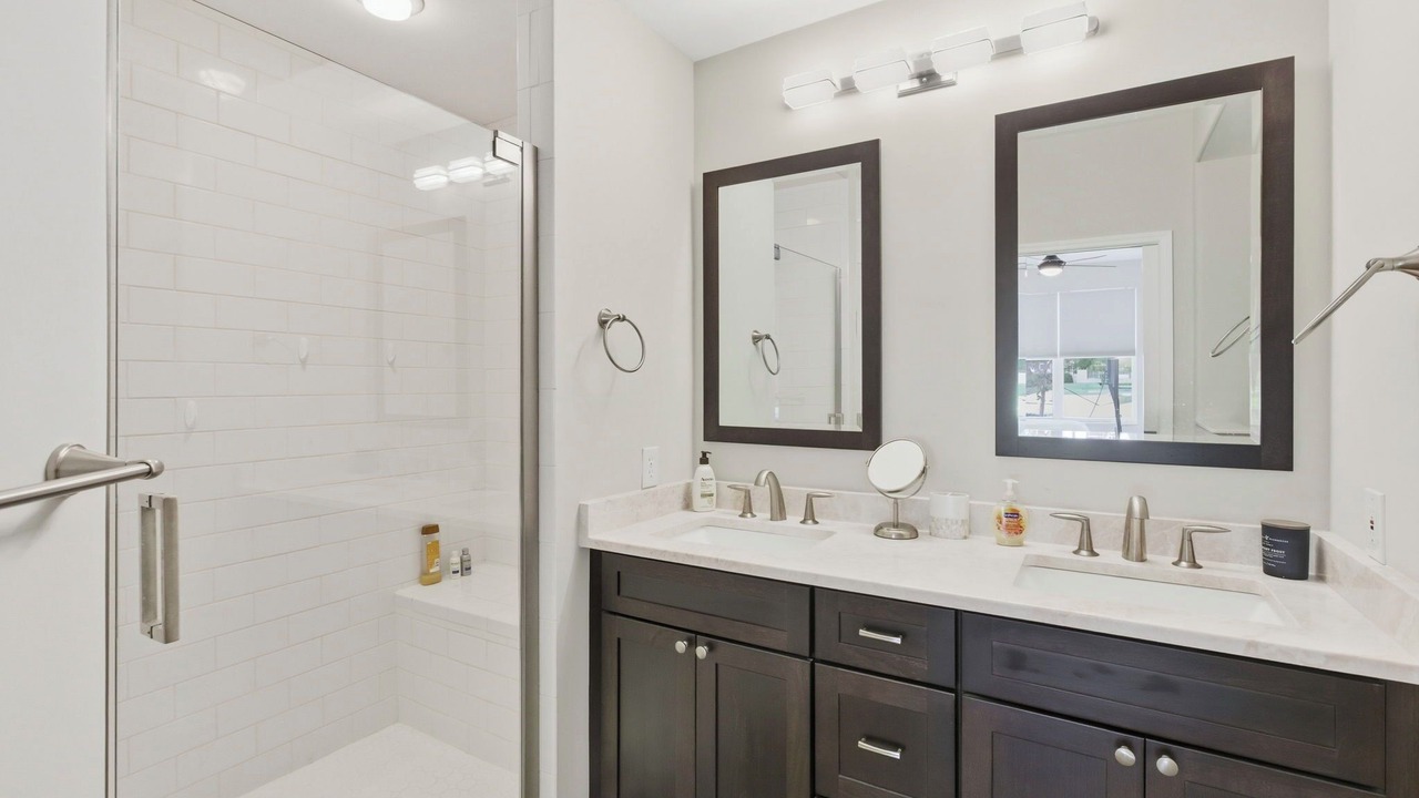 Photo of Bathroom in Tropical Cove