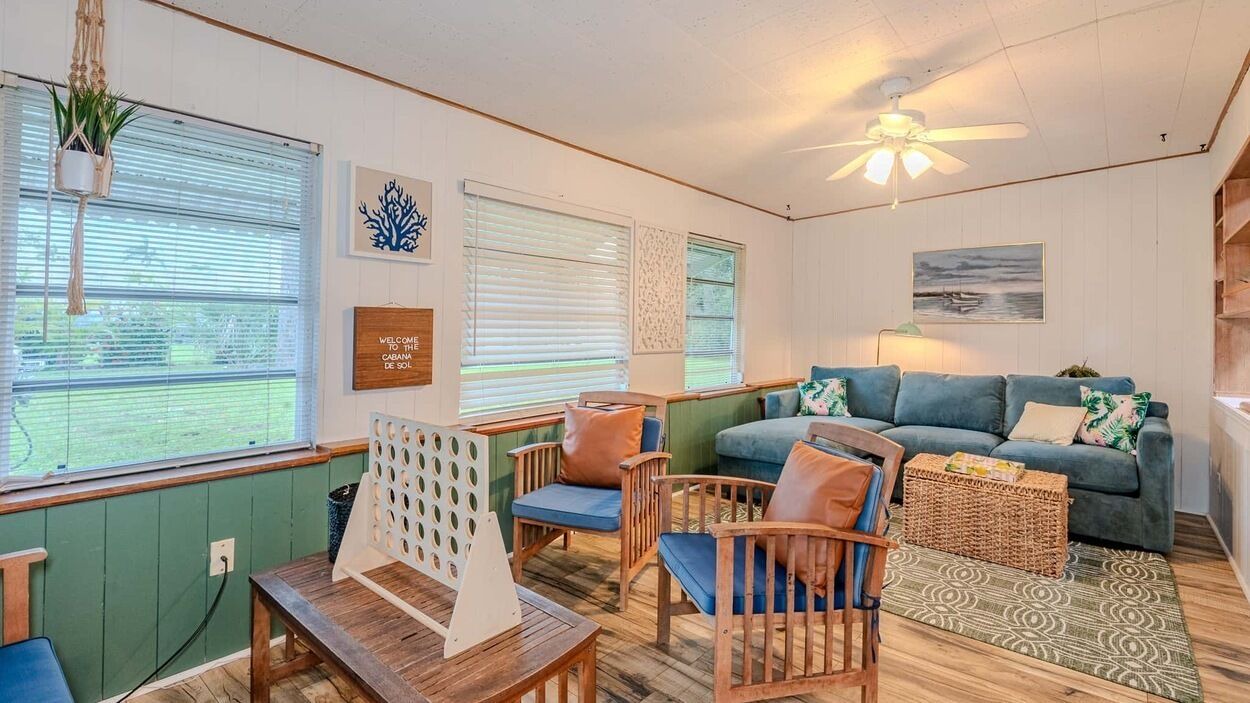 Photo of Livingroom in Venice Gardens