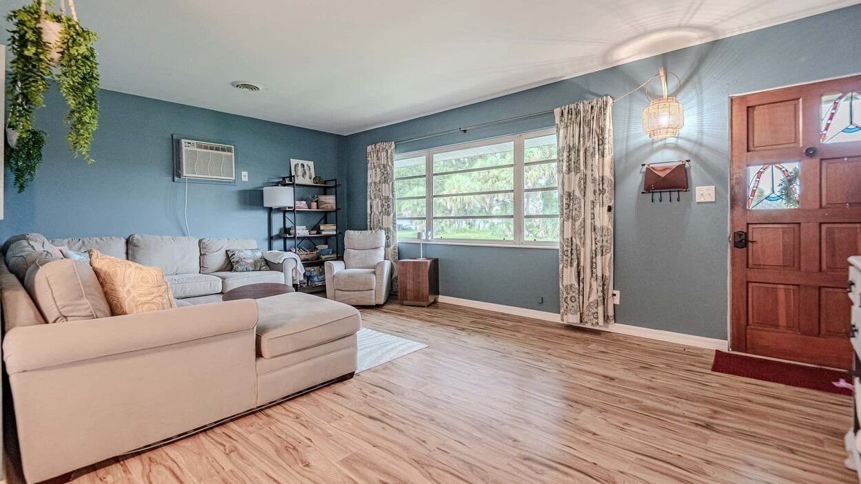 Photo of Livingroom in Venice Gardens