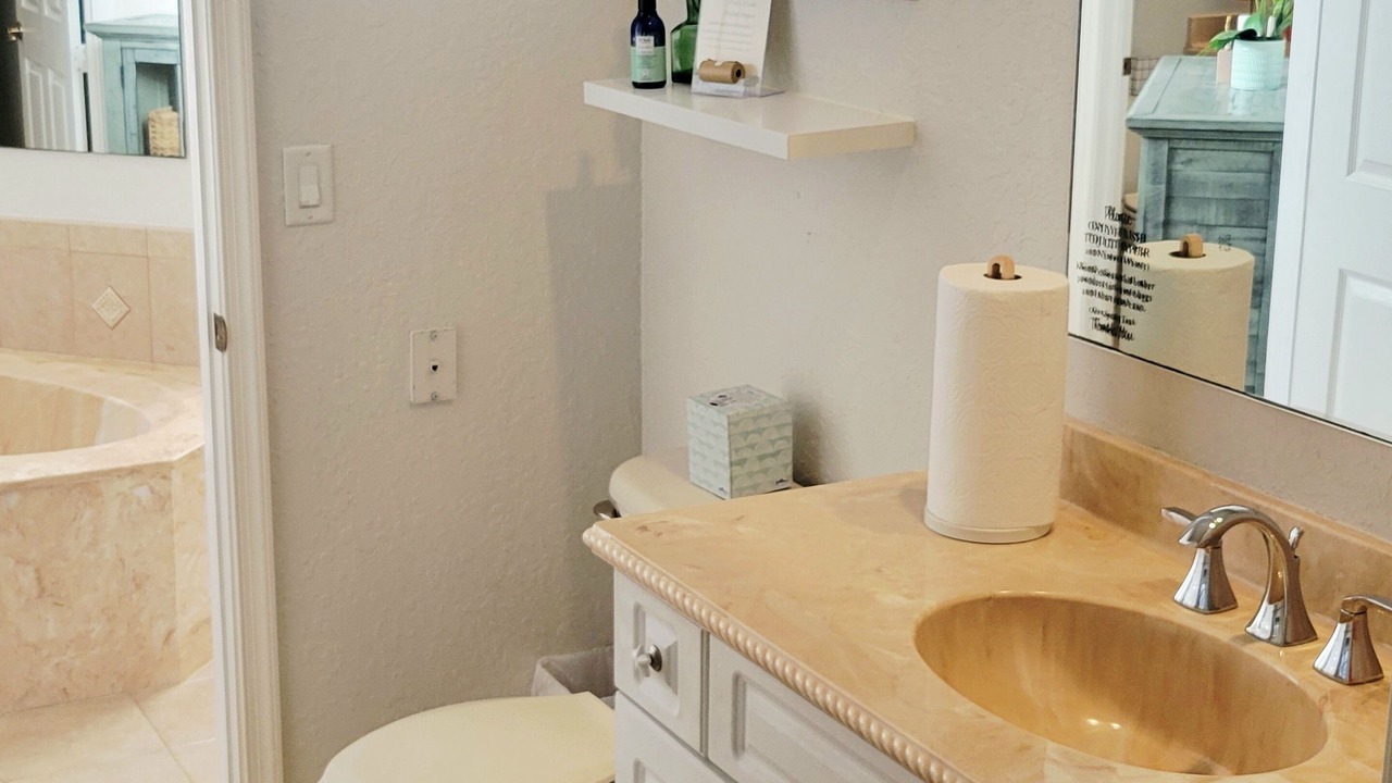 Photo of Bathroom in Hunt Club