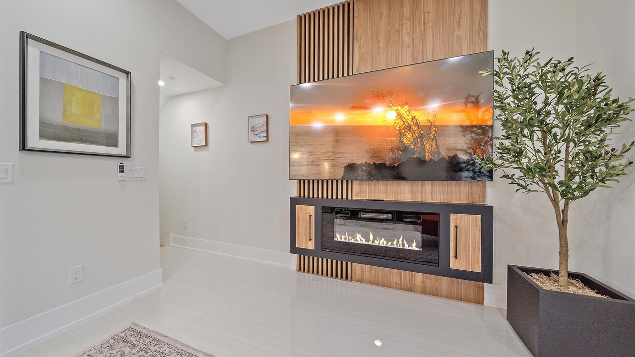 Photo of Livingroom in Downtown