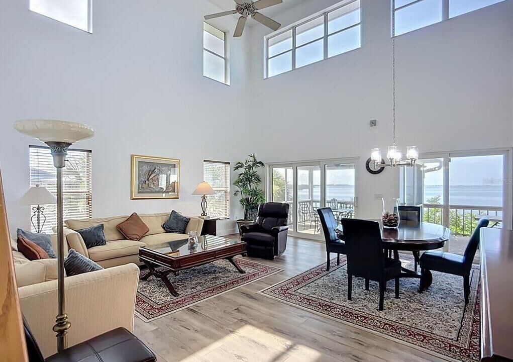 Photo of Livingroom in Bayshore Gardens