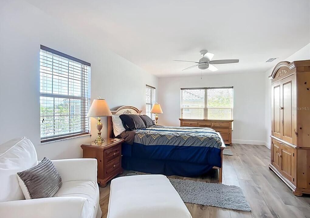 Photo of Bedroom in Bayshore Gardens