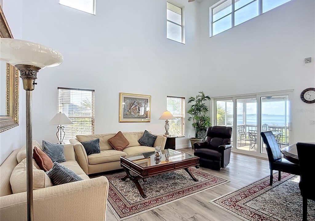 Photo of Livingroom in Bayshore Gardens