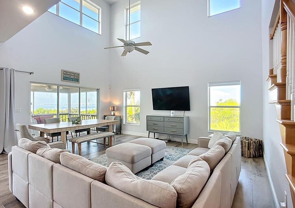 Photo of Livingroom in Bayshore Gardens