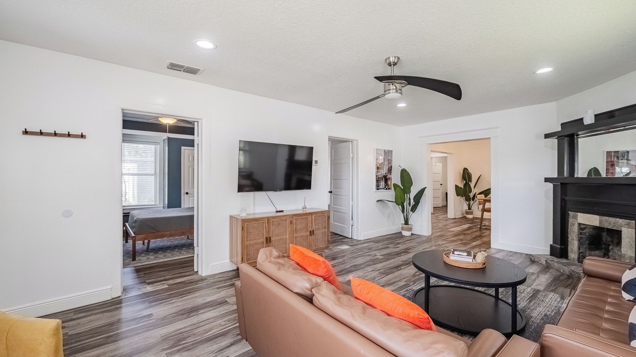 Photo of Livingroom in Dixieland