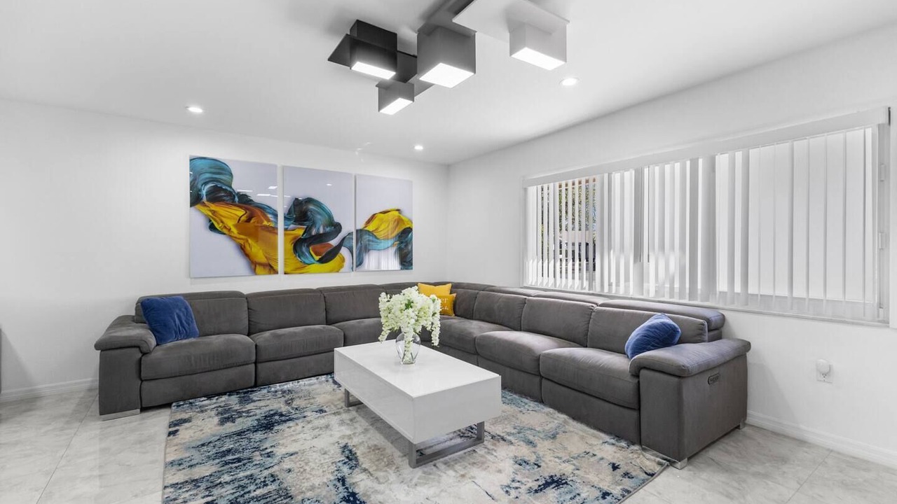 Photo of Livingroom in Lake Sarasota