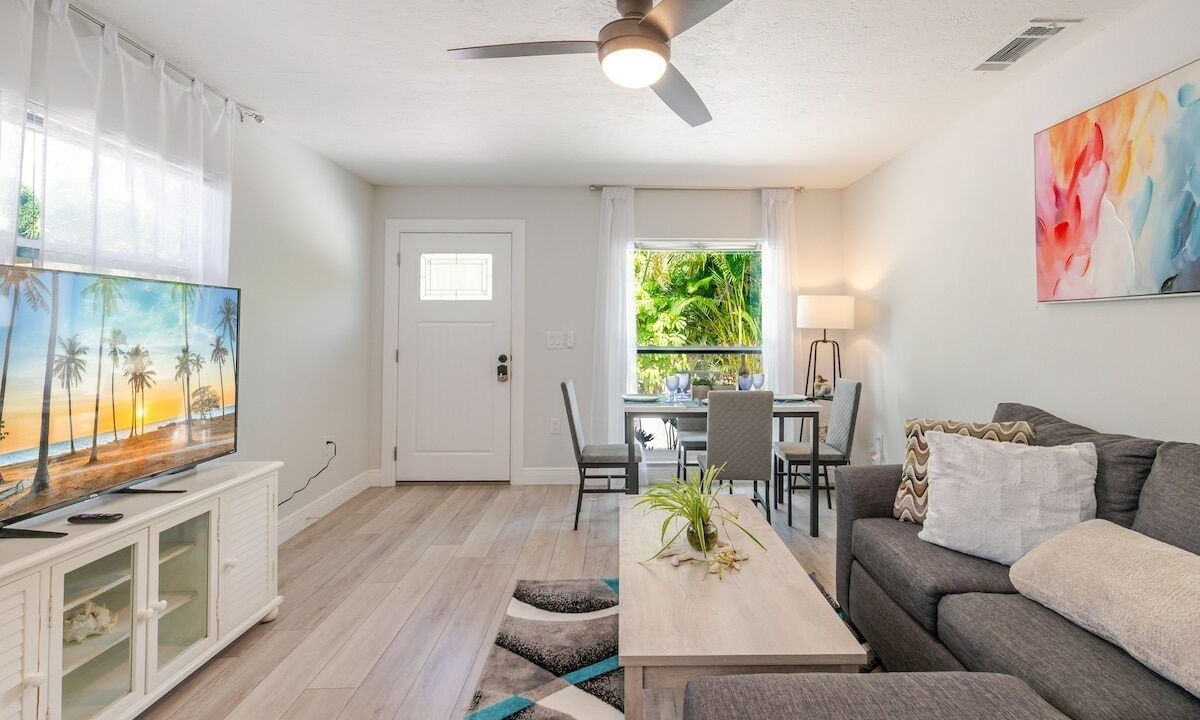 Photo of Livingroom in Gillespie Park