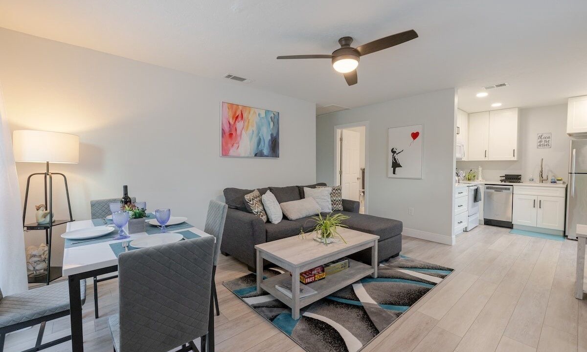 Photo of Livingroom in Gillespie Park