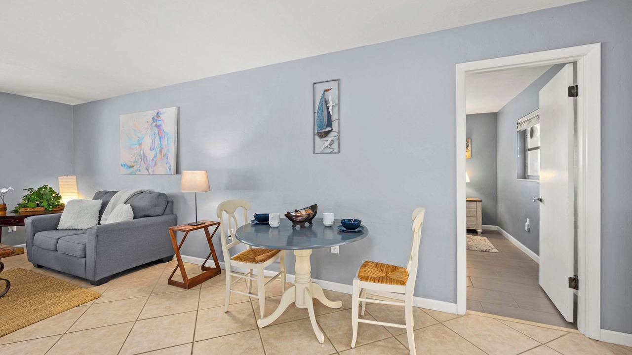 Photo of Livingroom in Gulf Gate Estates