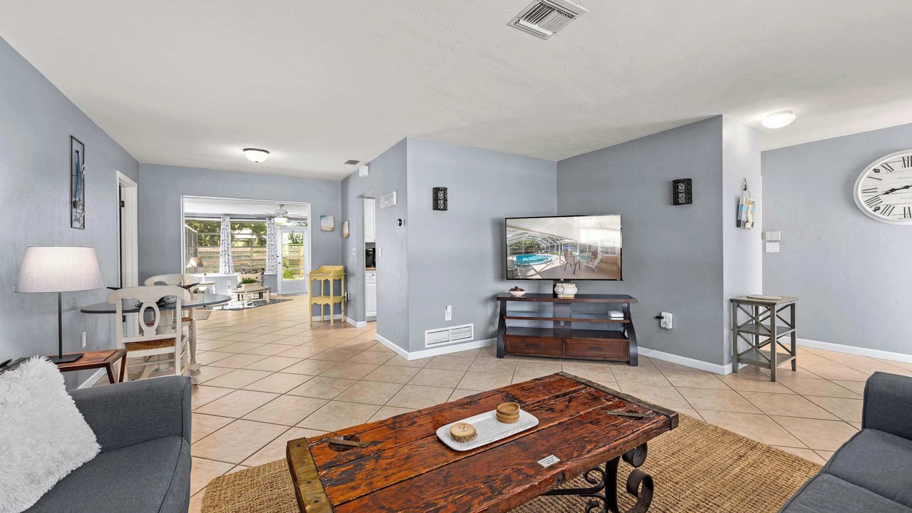 Photo of Livingroom in Gulf Gate Estates
