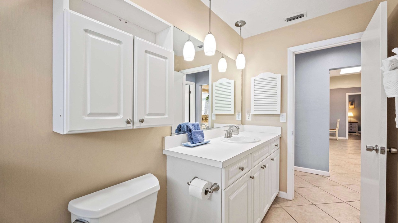 Photo of Bathroom in Gulf Gate Estates