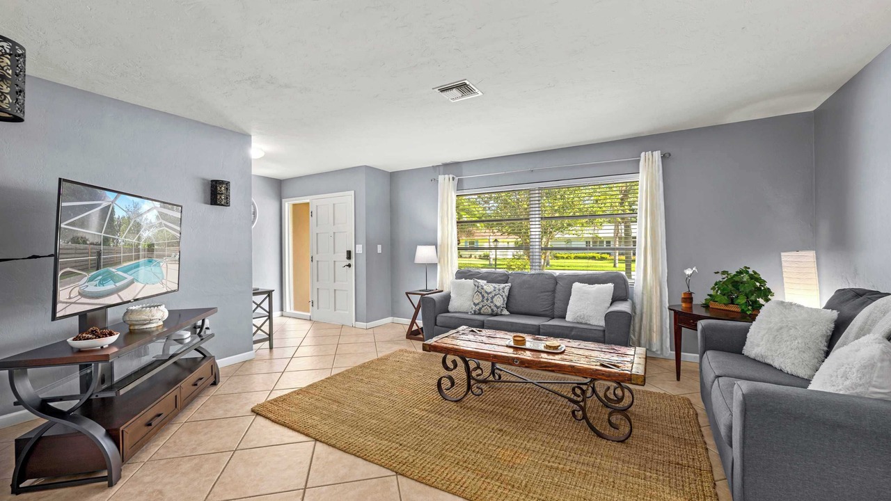 Photo of Livingroom in Gulf Gate Estates