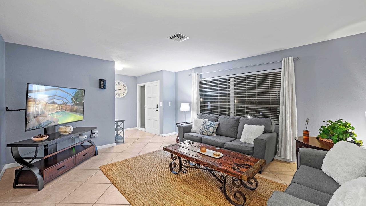 Photo of Livingroom in Gulf Gate Estates