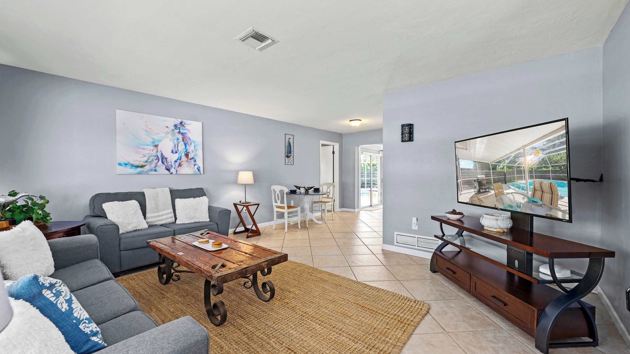 Photo of Livingroom in Gulf Gate Estates