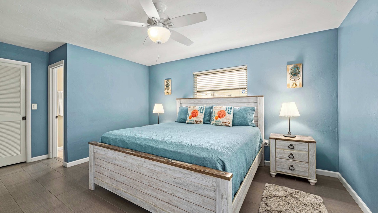 Photo of Bedroom in Gulf Gate Estates