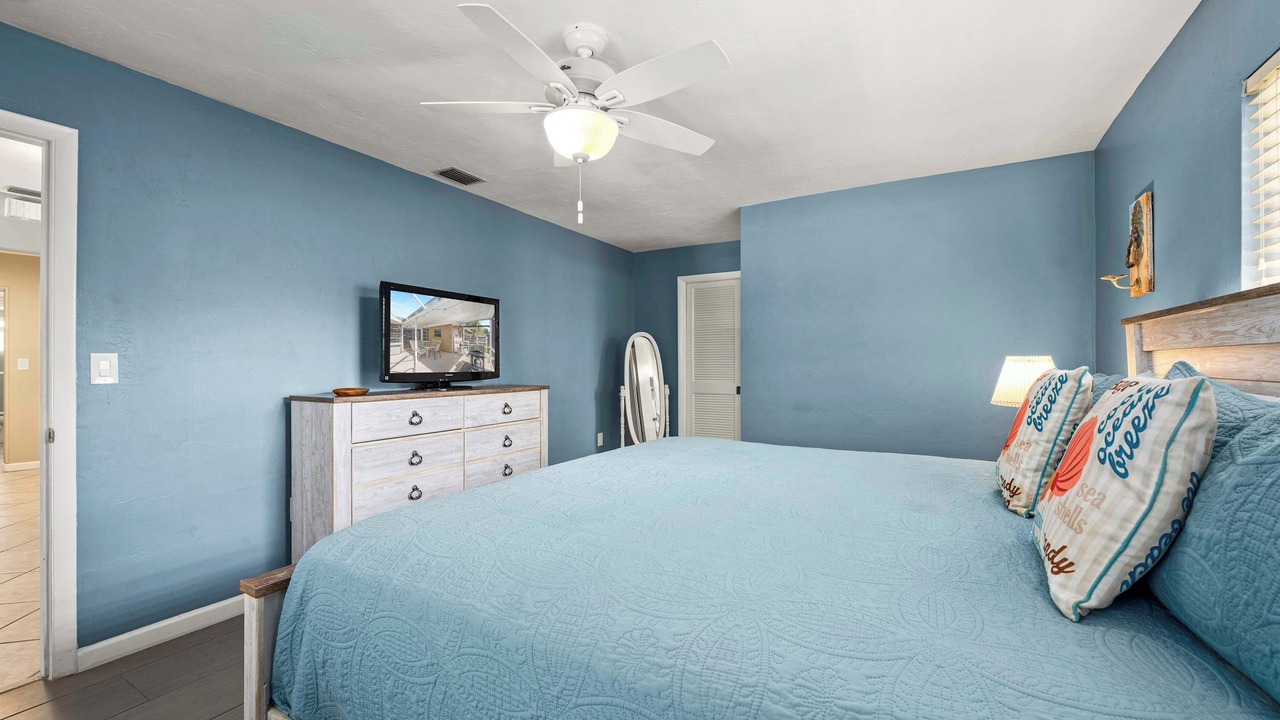 Photo of Bedroom in Gulf Gate Estates