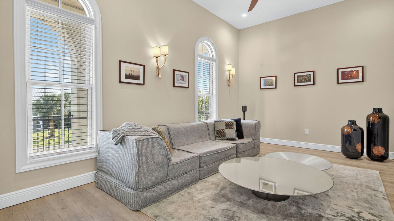 Photo of Livingroom in Murex Lakes