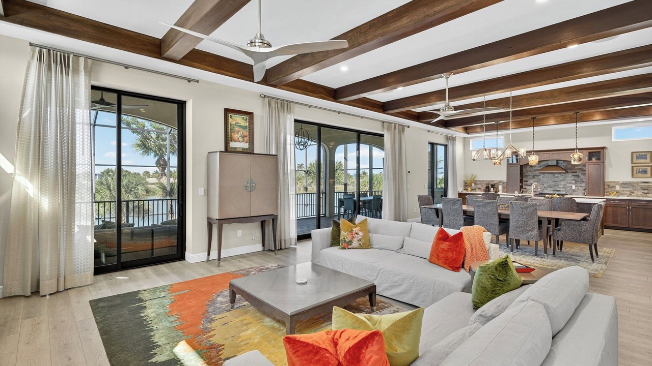 Photo of Livingroom in Murex Lakes