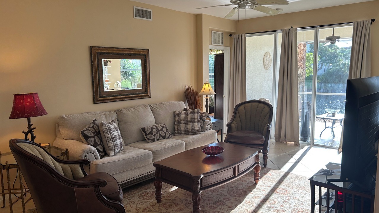 Photo of Livingroom in Naples