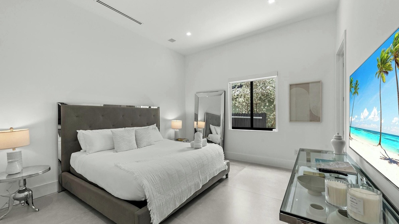 Photo of Bedroom in Olympia Heights