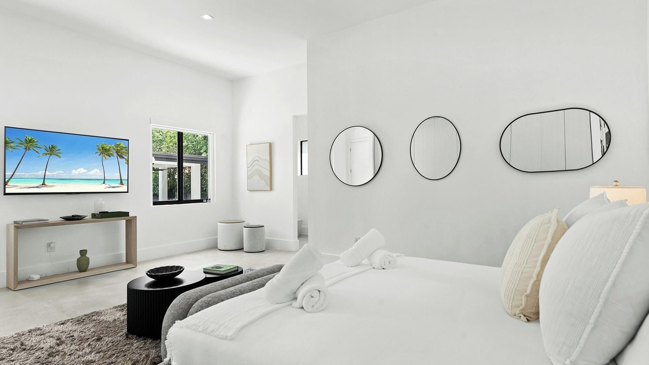 Photo of Bedroom in Olympia Heights