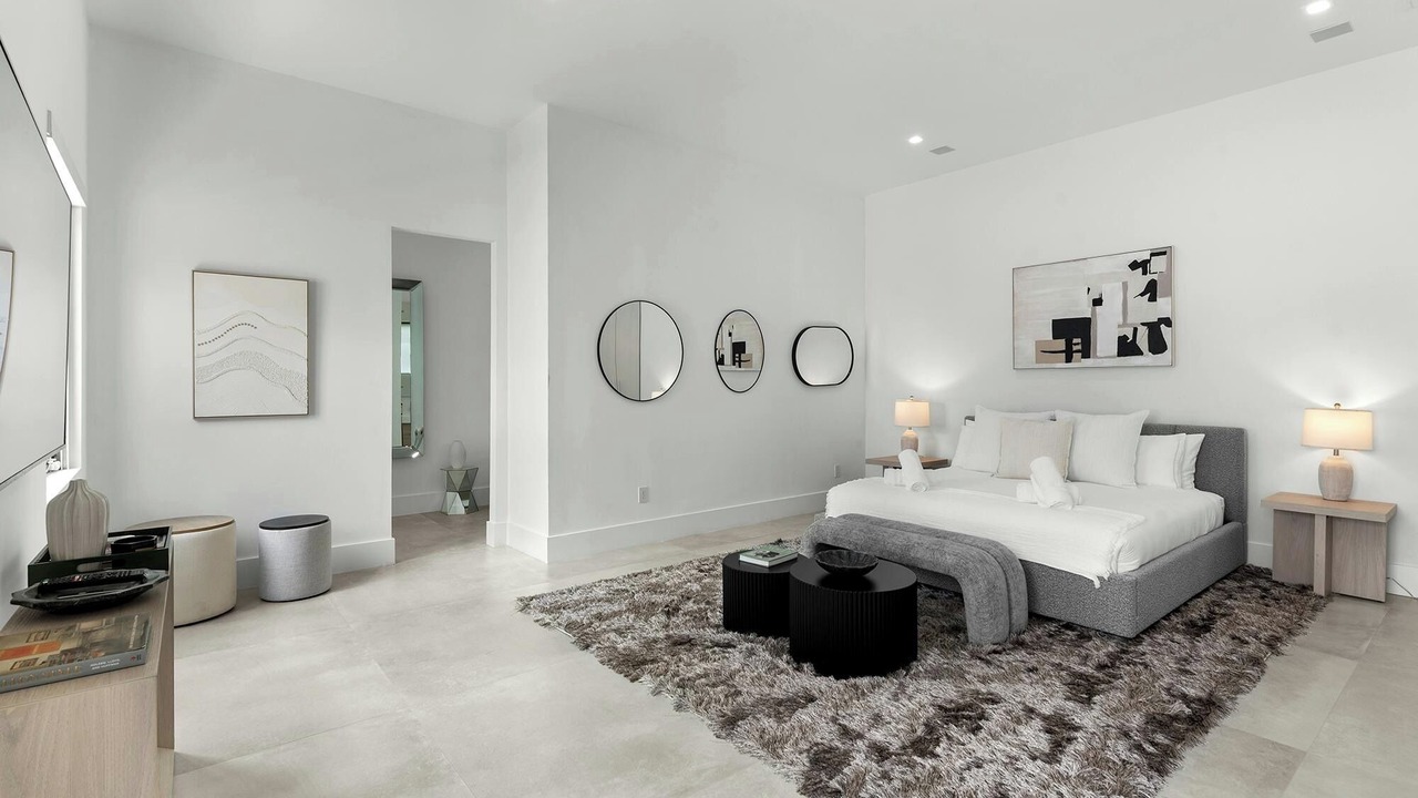 Photo of Bedroom in Olympia Heights