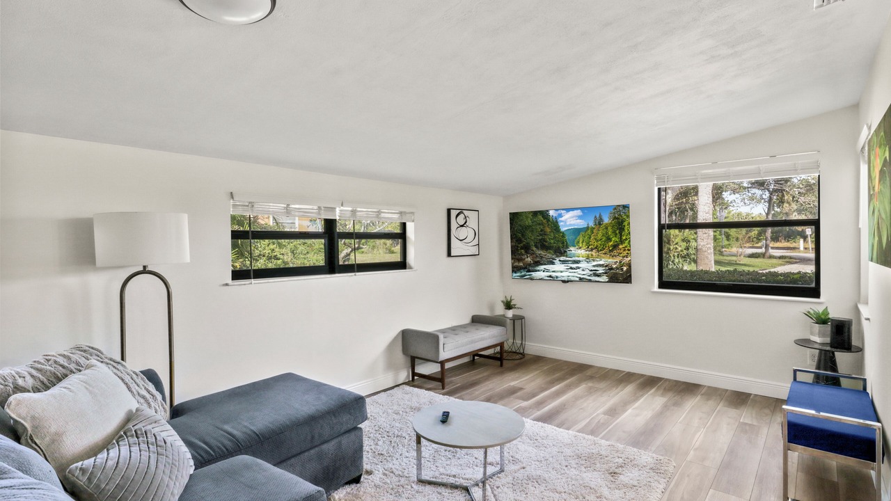Photo of Livingroom in Jensen Beach
