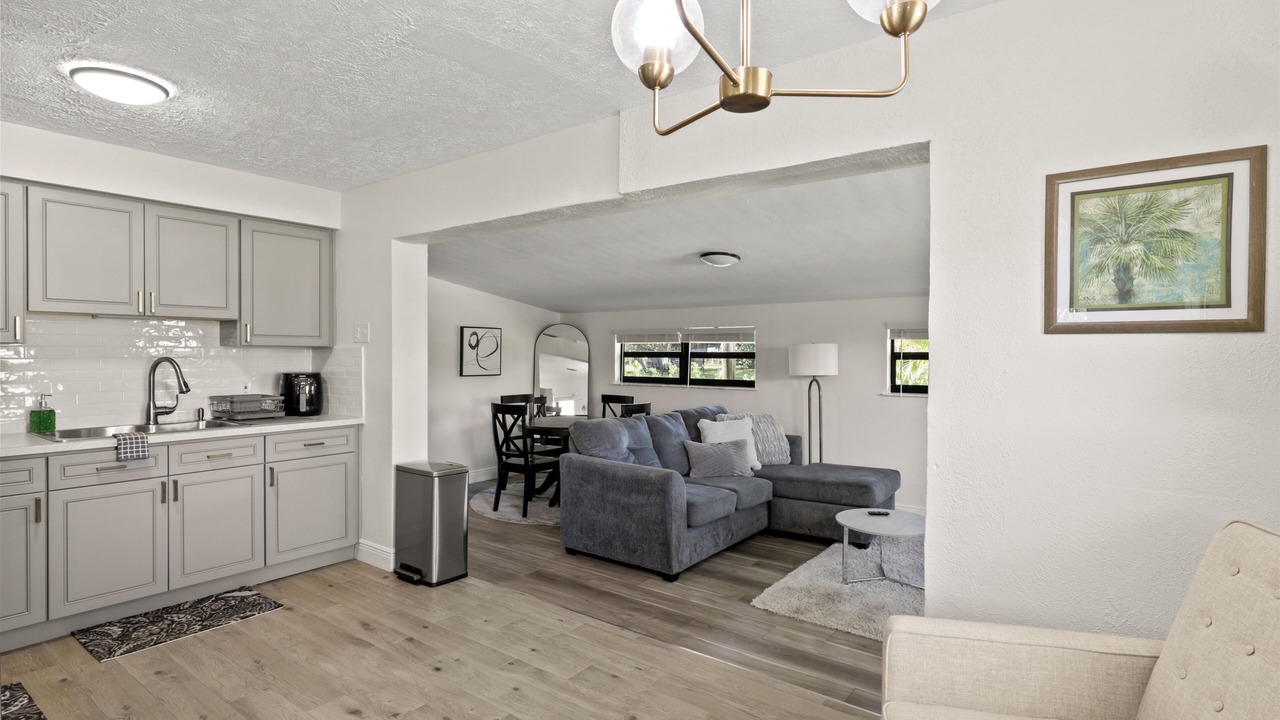 Photo of Livingroom in Jensen Beach