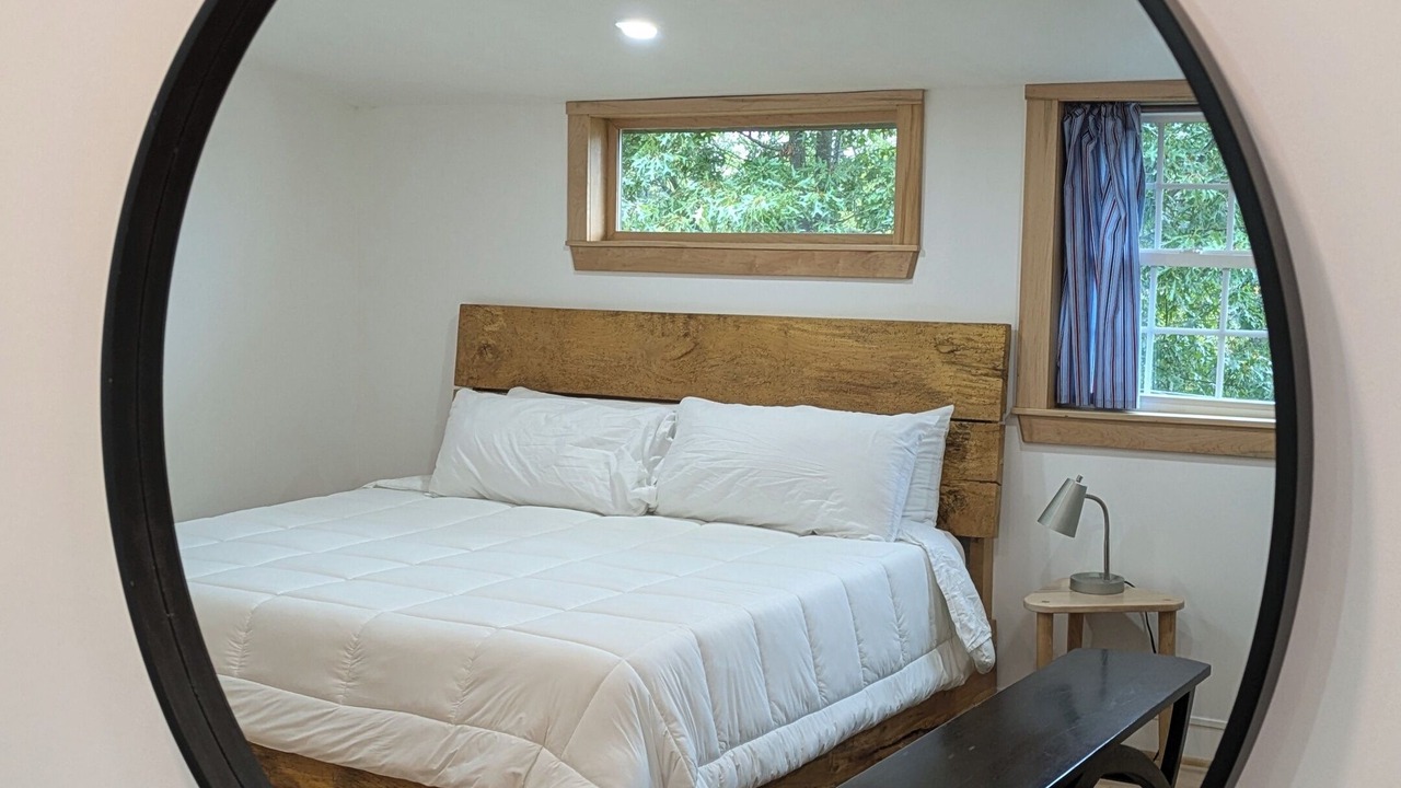 Photo of Bedroom in Benton