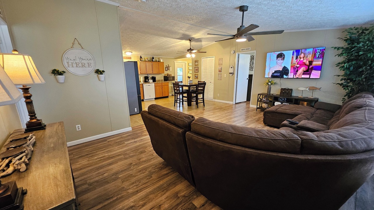 Photo of Livingroom in Taylor Creek