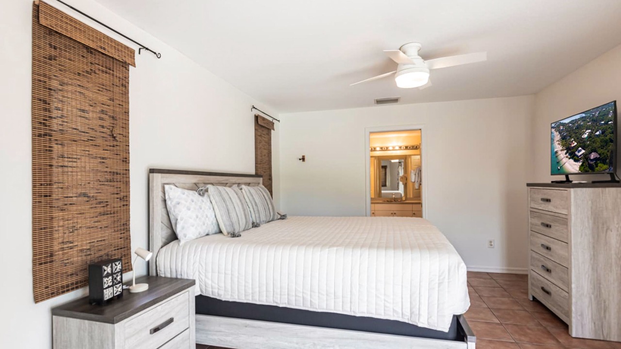 Photo of Bedroom in Saint James City