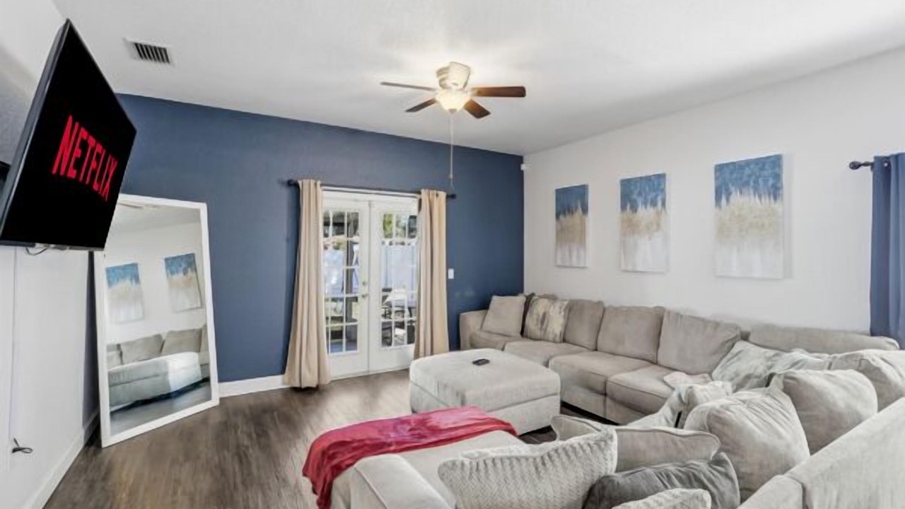 Photo of Livingroom in East Tampa