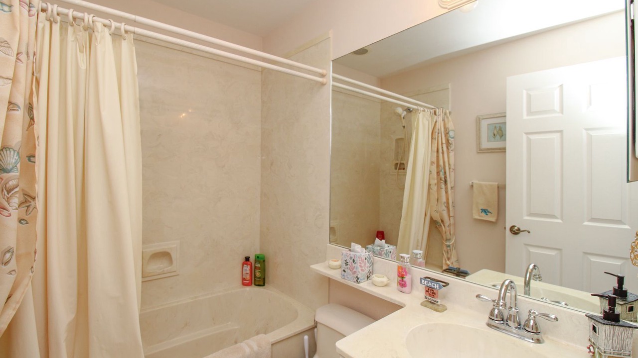Photo of Bathroom in Naples