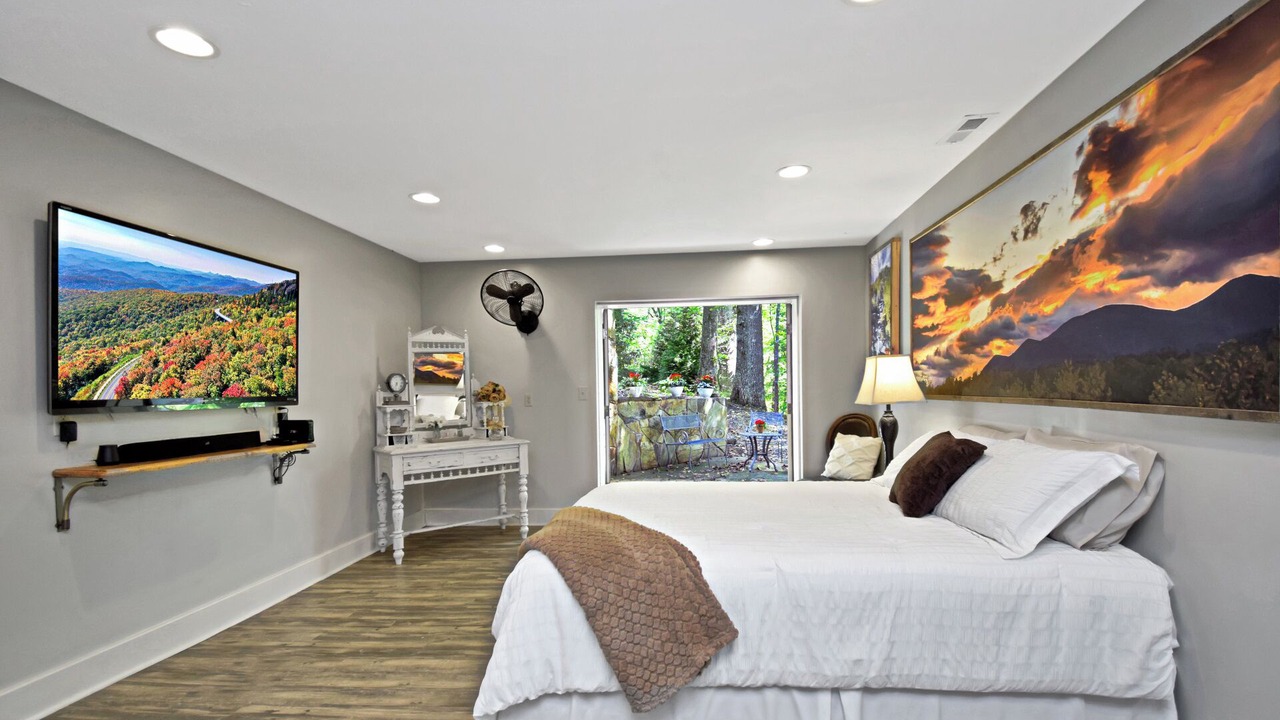 Photo of Bedroom in Altamont