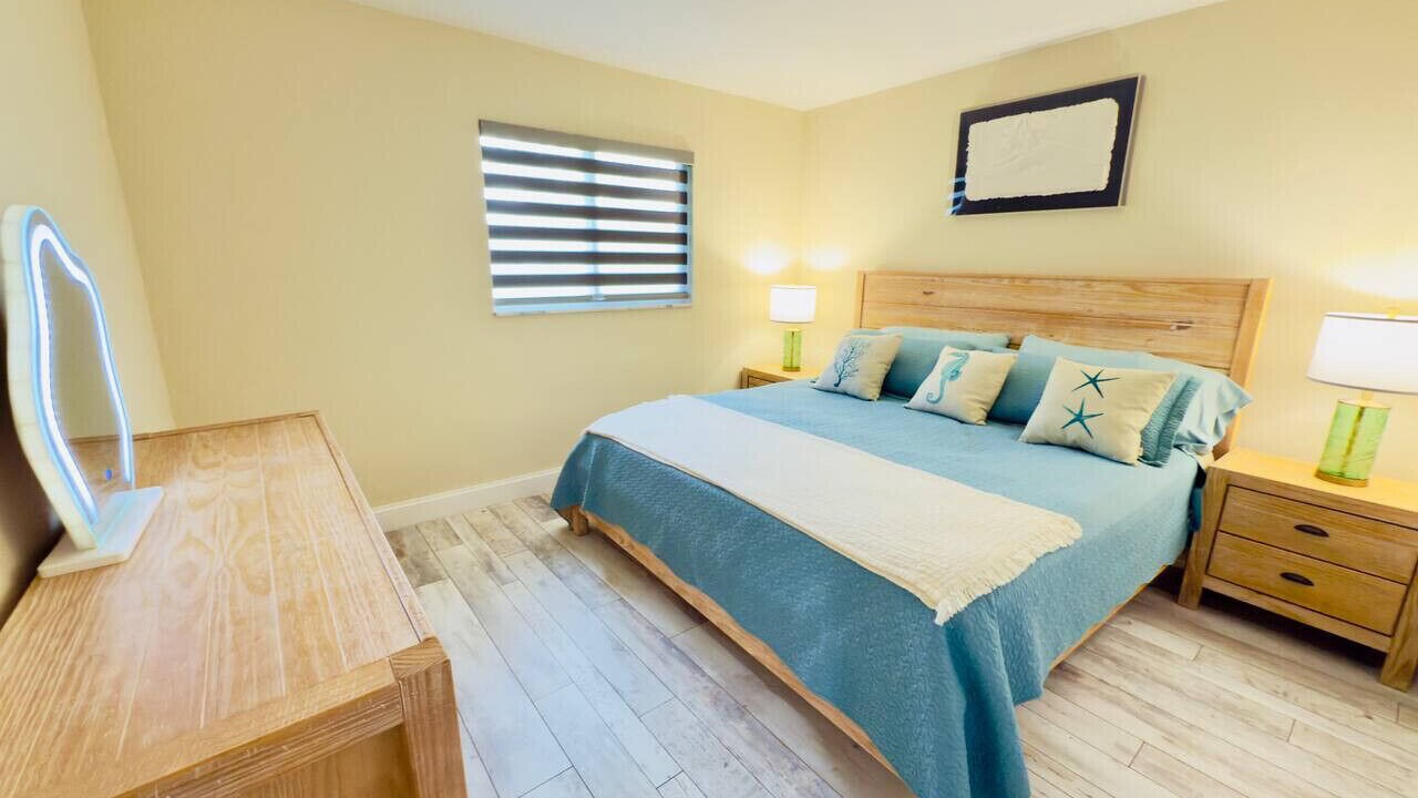 Photo of Bedroom in Lake Clarke Shores