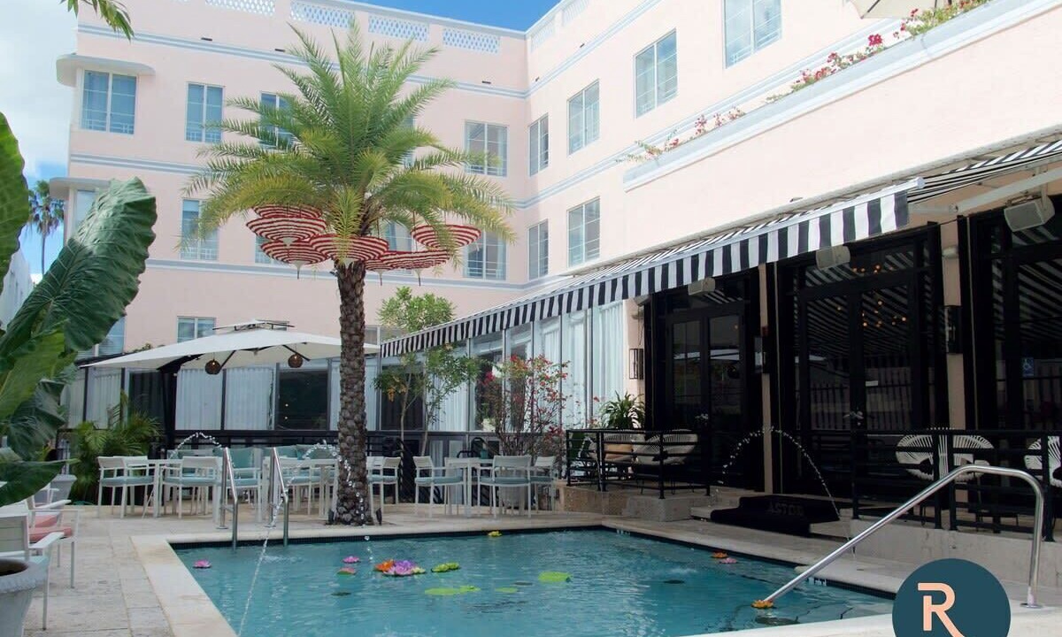 Photo of Outdoor in Flamingo/Lummus