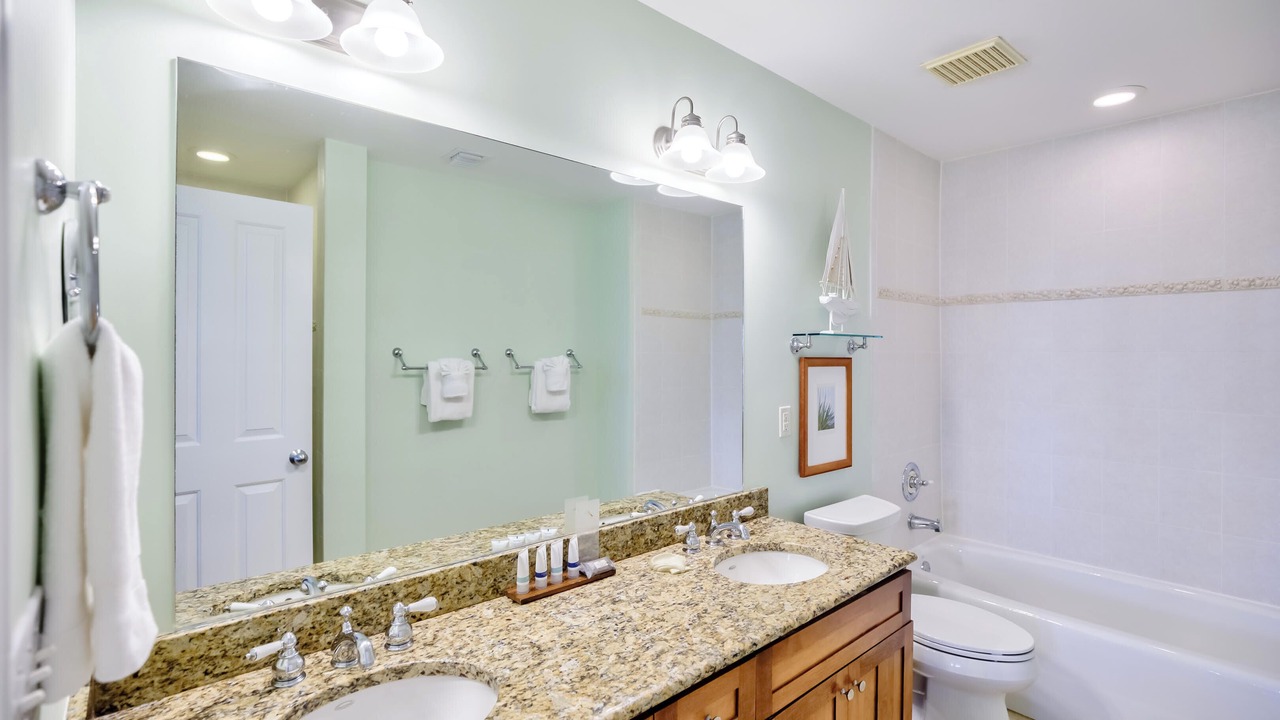 Photo of Bathroom in Marathon